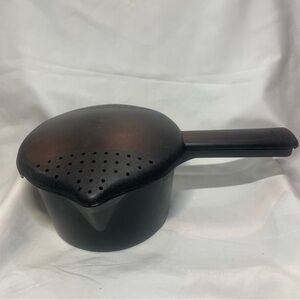 Pampered Chef Micro Cooker Microwave Steamer Strainer Black 4 Cup 1Qt Easy Cook
